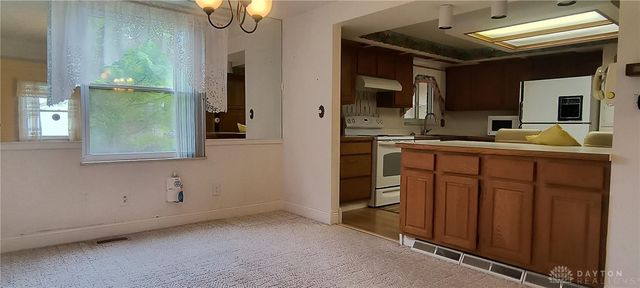 1928 El Camino Drive, Xenia, OH 45385