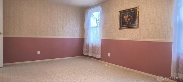 1928 El Camino Drive, Xenia, OH 45385