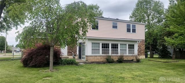 1928 El Camino Drive, Xenia, OH 45385