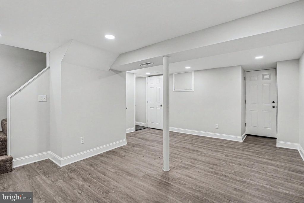 Image 26 of property listing at 3413 LOGANVIEW DR, Baltimore, MD 21222