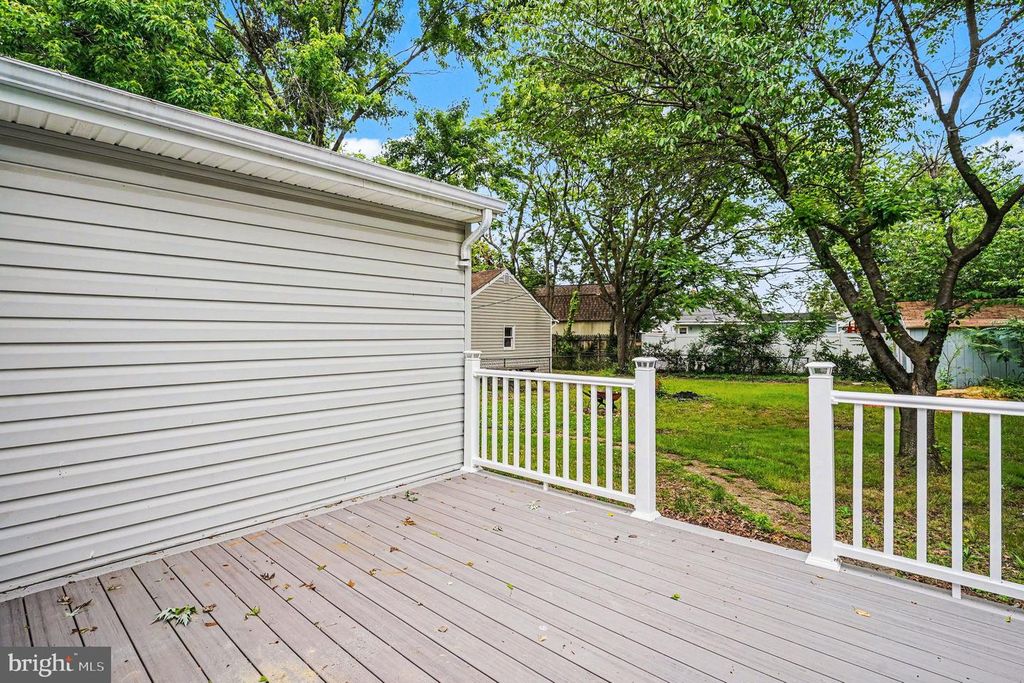 Image 29 of property listing at 3413 LOGANVIEW DR, Baltimore, MD 21222