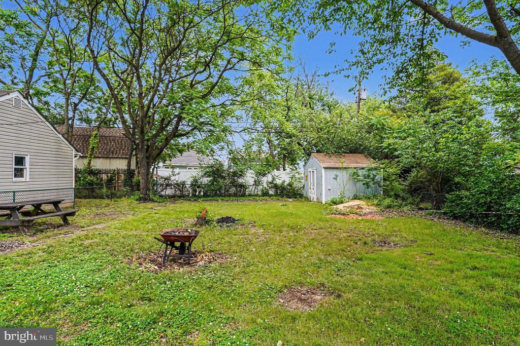 Image 31 of property listing at 3413 LOGANVIEW DR, Baltimore, MD 21222