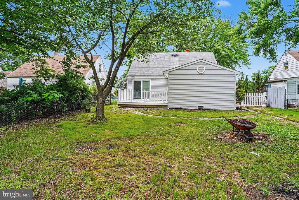 Image 33 of property listing at 3413 LOGANVIEW DR, Baltimore, MD 21222