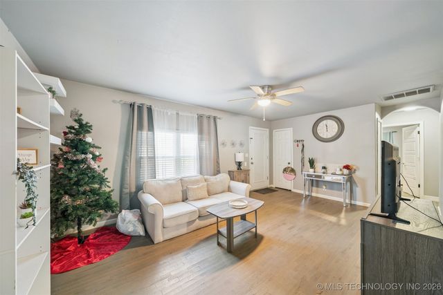 10156 E 4th Place, Tulsa, OK 74128
