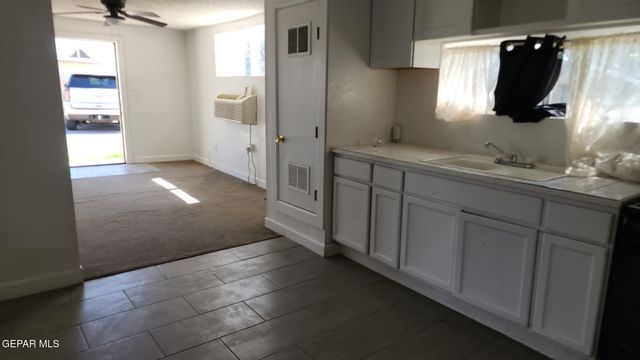 151 N PENDELL Road C, El Paso, TX 79905