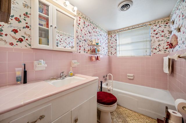 2828 Fairbrook Street, Irving, TX 75062