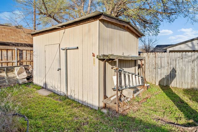 2828 Fairbrook Street, Irving, TX 75062