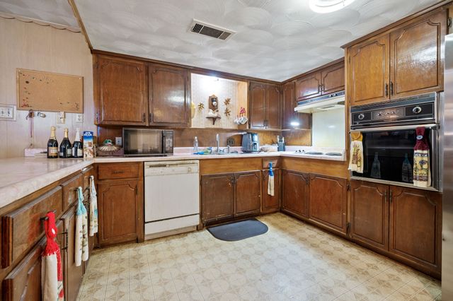 2828 Fairbrook Street, Irving, TX 75062