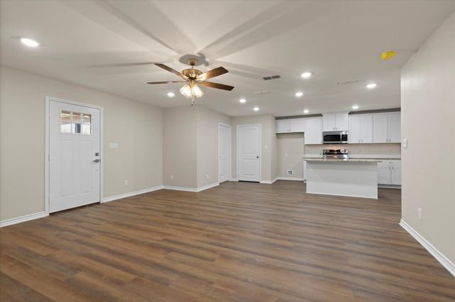 604 Hilltop Drive, Longview, TX 75604