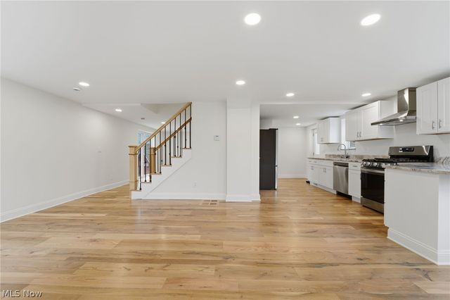 13829 Carlton Street, Burton, OH 44021