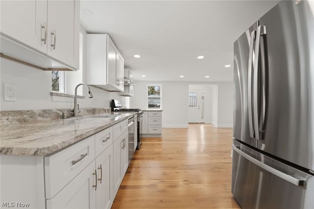 13829 Carlton Street, Burton, OH 44021