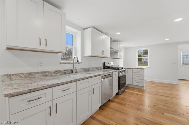 13829 Carlton Street, Burton, OH 44021