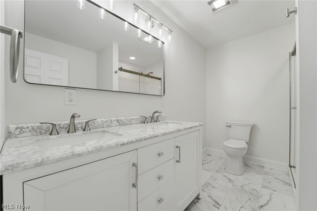 13829 Carlton Street, Burton, OH 44021