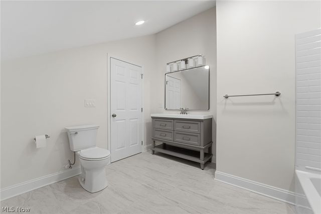 13829 Carlton Street, Burton, OH 44021