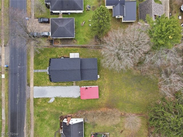 13829 Carlton Street, Burton, OH 44021