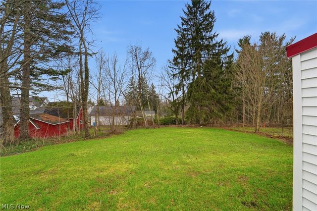 13829 Carlton Street, Burton, OH 44021