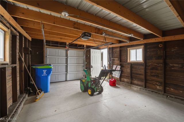 13829 Carlton Street, Burton, OH 44021