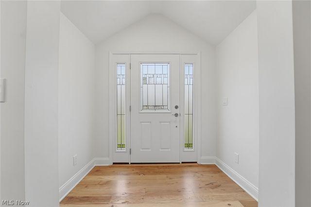 13829 Carlton Street, Burton, OH 44021