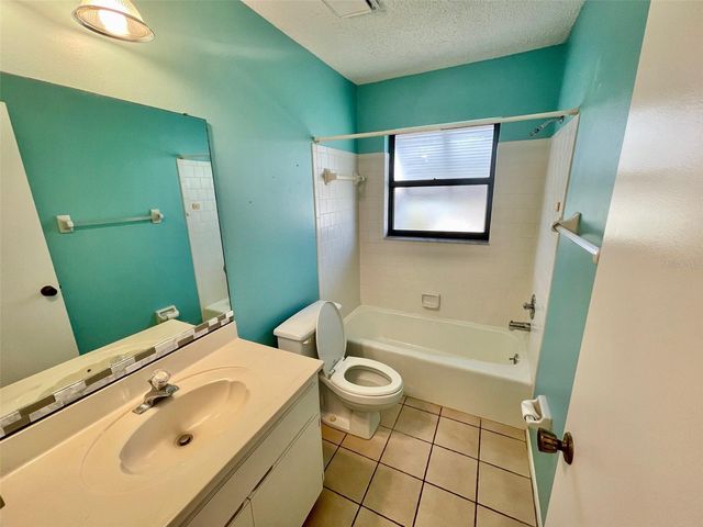 137 DRIFTING SANDS DRIVE, Venice, FL 34293