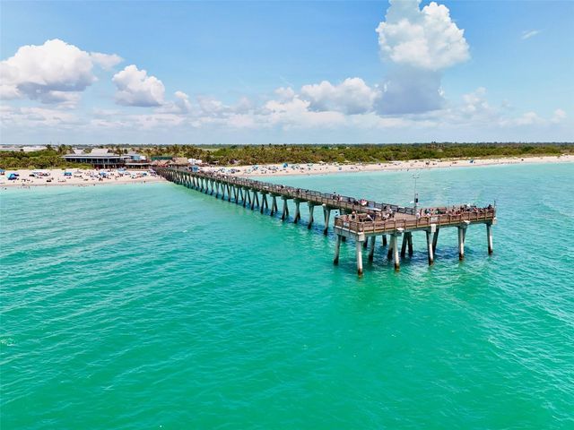 137 DRIFTING SANDS DRIVE, Venice, FL 34293