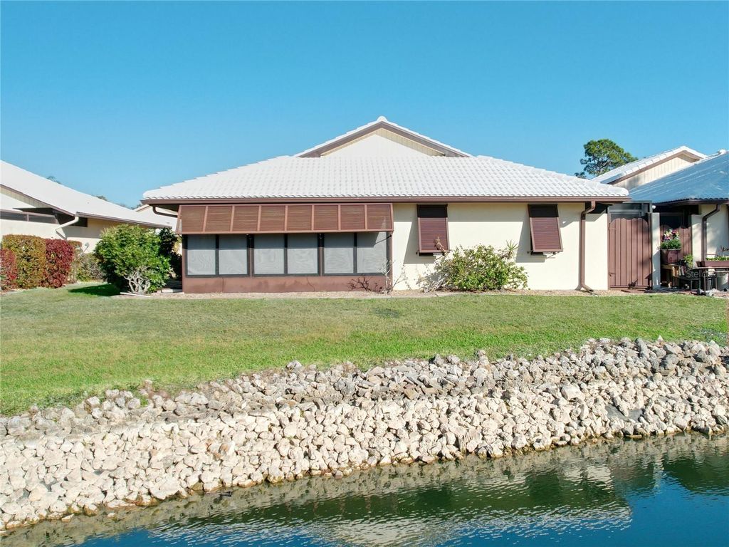 Image 3 of property listing at 137 DRIFTING SANDS DRIVE, Venice, FL 34293