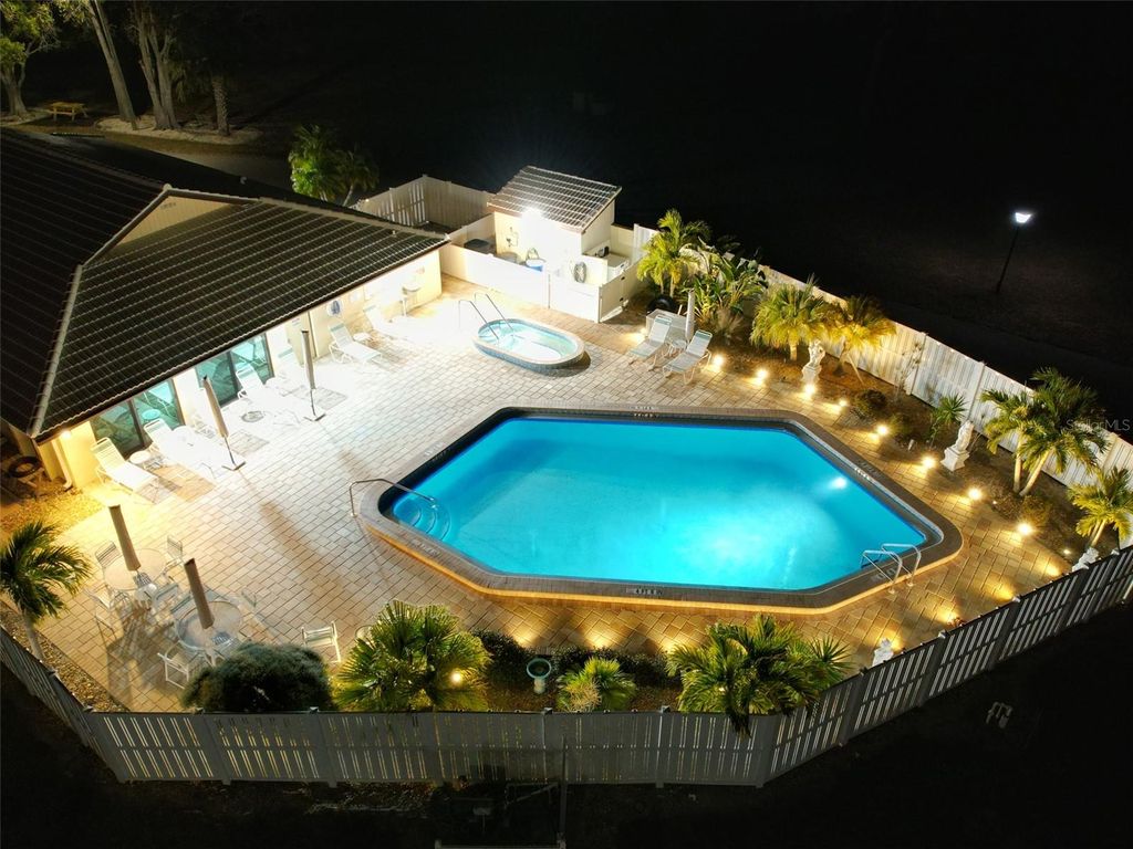 Image 41 of property listing at 137 DRIFTING SANDS DRIVE, Venice, FL 34293