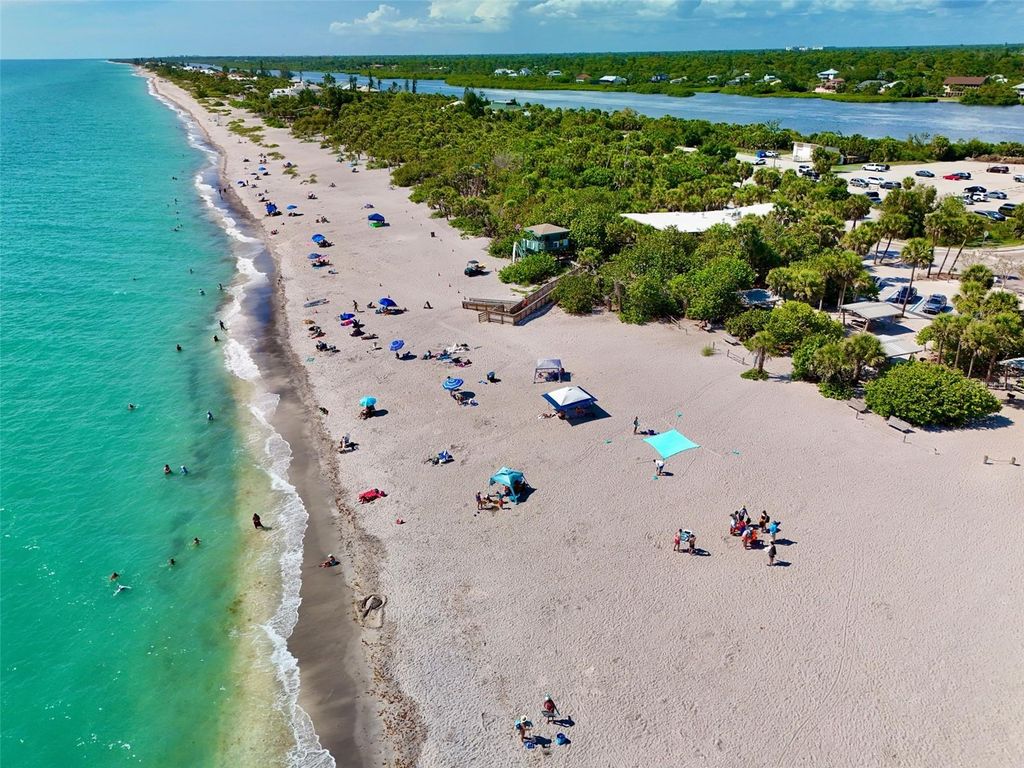Image 46 of property listing at 137 DRIFTING SANDS DRIVE, Venice, FL 34293