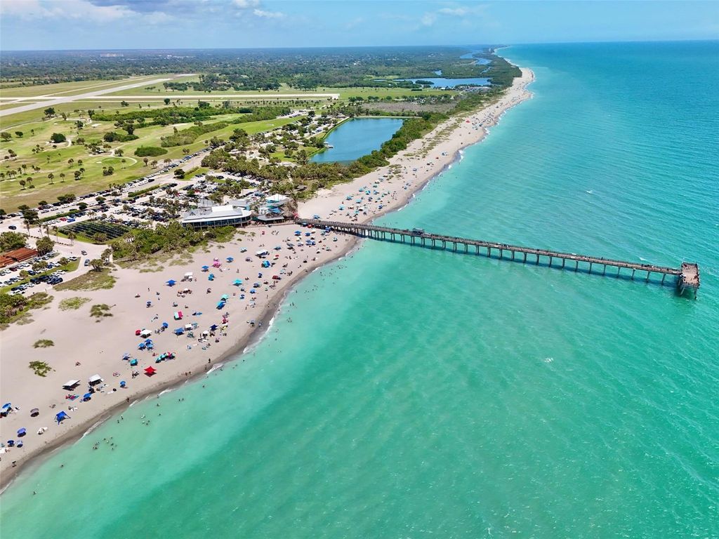 Image 47 of property listing at 137 DRIFTING SANDS DRIVE, Venice, FL 34293