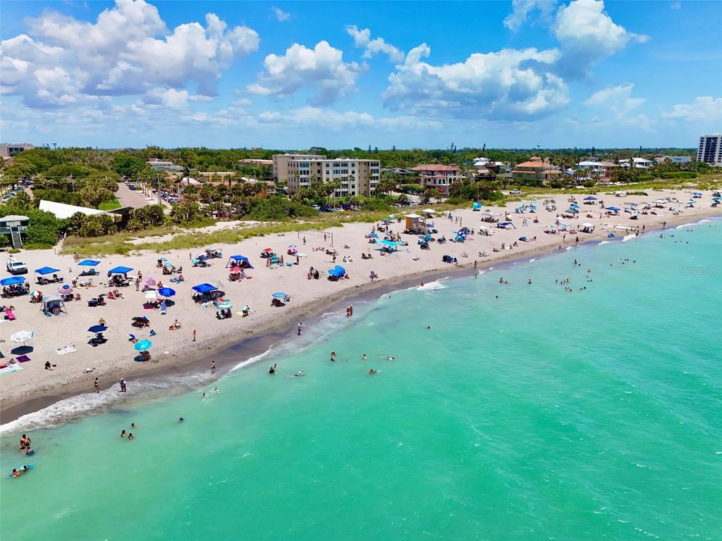 Image 48 of property listing at 137 DRIFTING SANDS DRIVE, Venice, FL 34293