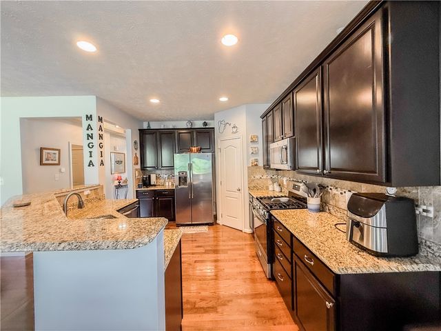 4006 Fieldcrest Dr, South Fayette, PA 15017