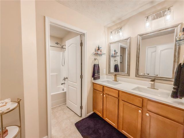 4006 Fieldcrest Dr, South Fayette, PA 15017