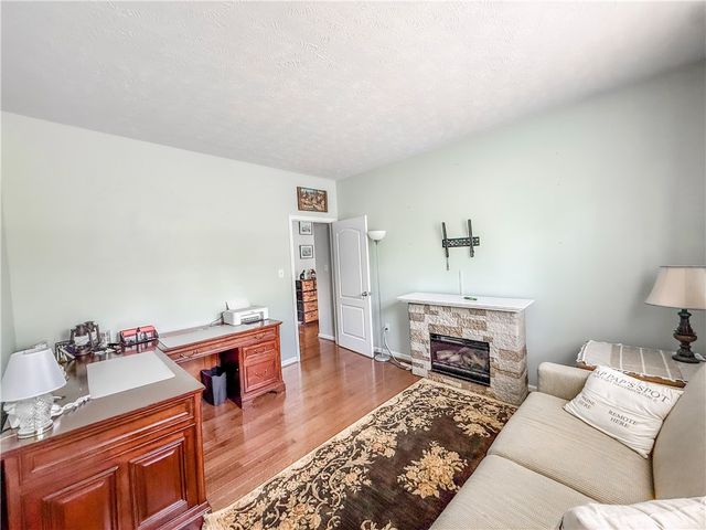 4006 Fieldcrest Dr, South Fayette, PA 15017