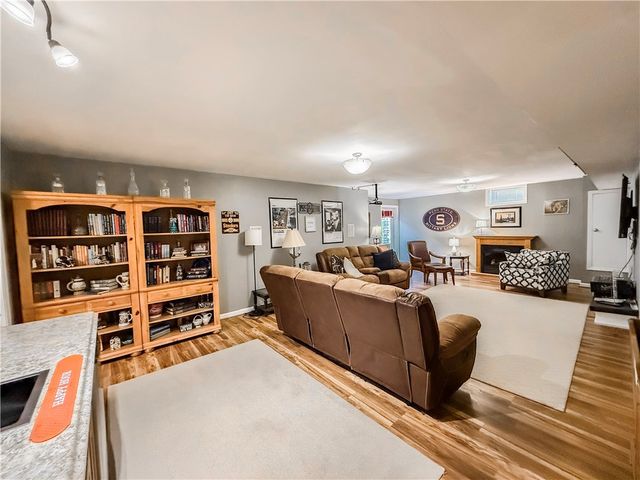 4006 Fieldcrest Dr, South Fayette, PA 15017