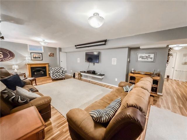 4006 Fieldcrest Dr, South Fayette, PA 15017