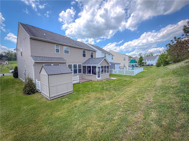 4006 Fieldcrest Dr, South Fayette, PA 15017