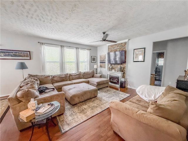 4006 Fieldcrest Dr, South Fayette, PA 15017