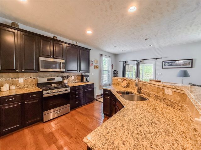4006 Fieldcrest Dr, South Fayette, PA 15017