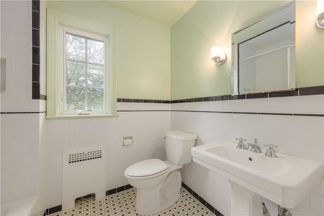 25 Eastfield Road, Mount Vernon, NY 10552