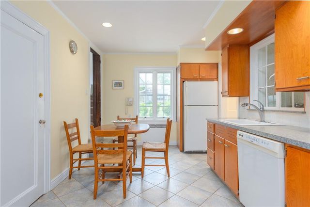 25 Eastfield Road, Mount Vernon, NY 10552