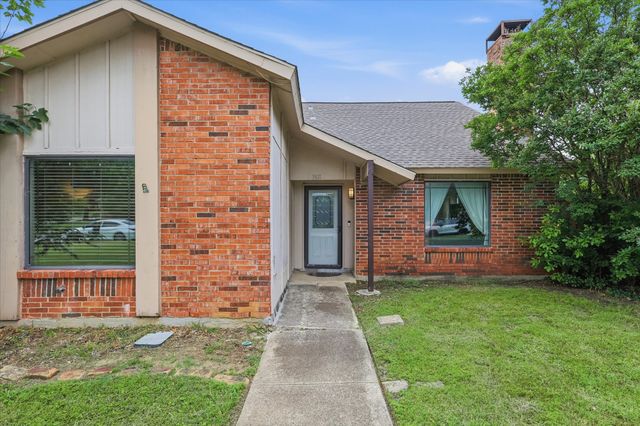 3611 Luallen Drive, Carrollton, TX 75007