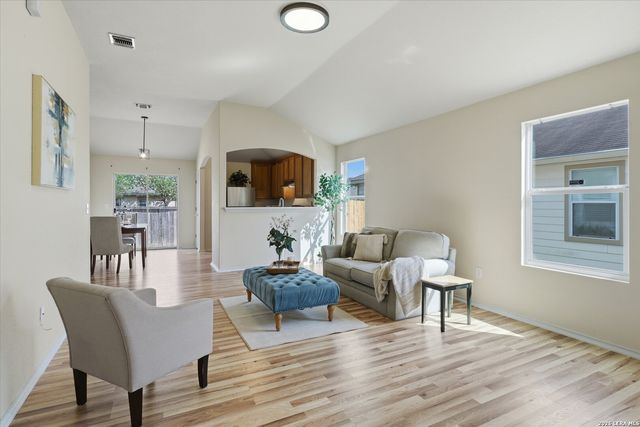 7422 Copper Cliff, Converse, TX 78109