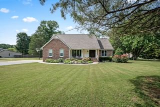 5722 Constantine Dr, Rockvale, TN 37153