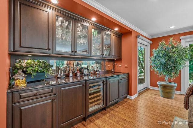 1986 Camphill Circle, Inverness, IL 60067