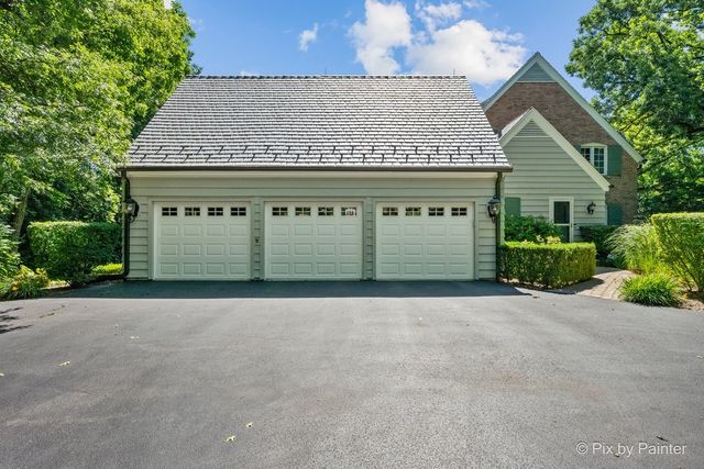1986 Camphill Circle, Inverness, IL 60067