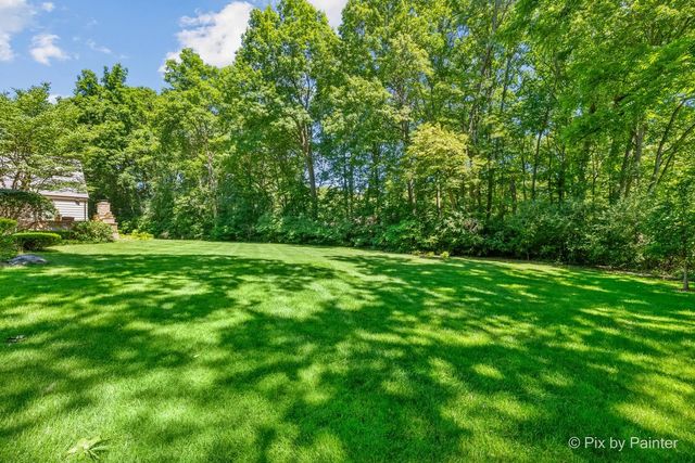 1986 Camphill Circle, Inverness, IL 60067