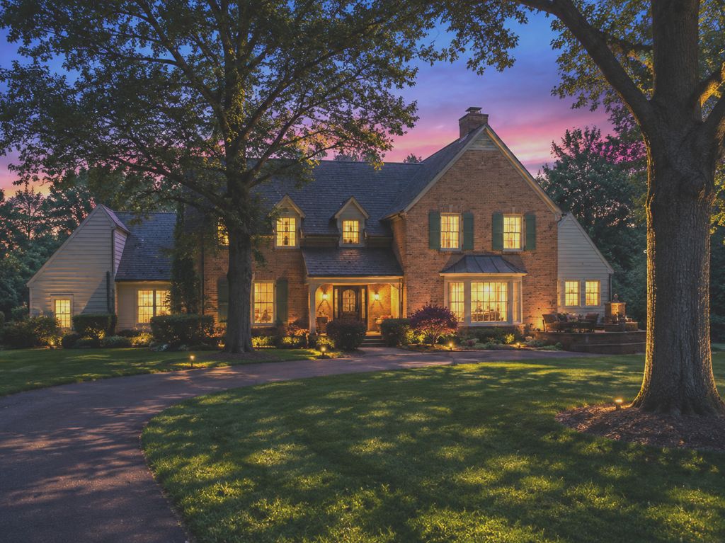 1986 Camphill Circle, Inverness, IL 60067