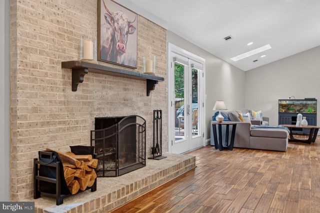 6273 OCCOQUAN FOREST DR, Manassas, VA 20112