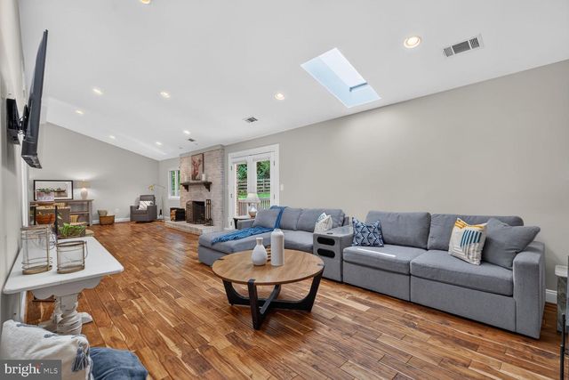 6273 OCCOQUAN FOREST DR, Manassas, VA 20112