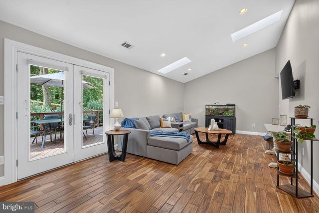 6273 OCCOQUAN FOREST DR, Manassas, VA 20112