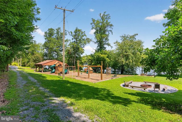 6273 OCCOQUAN FOREST DR, Manassas, VA 20112